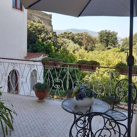 La Casa Di Rosa - Casa Vacanze Meta Exterior foto